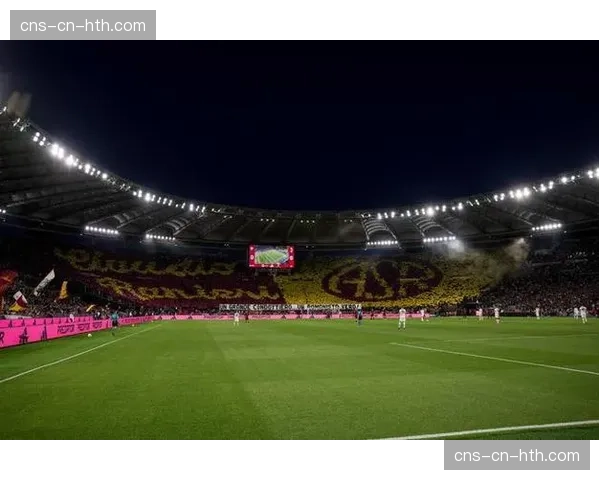 现场:罗马奥林匹克球场南看台巨型Tifo致敬托蒂 现场:罗马奥林匹克球场南看台巨型Tifo致敬托蒂